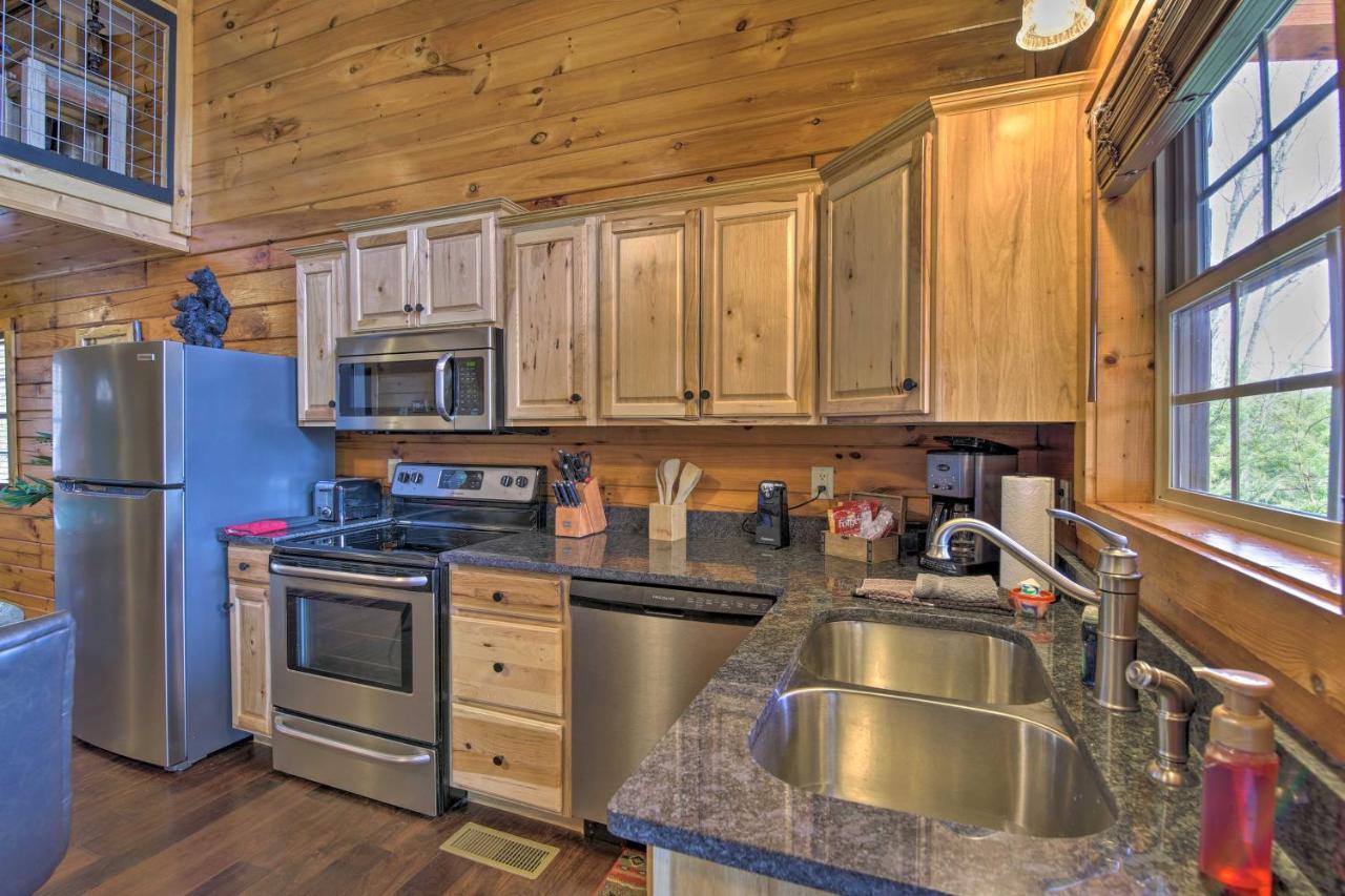 Gatlinburg Cabin With Pool Table And Hot Tub! Zewnętrze zdjęcie